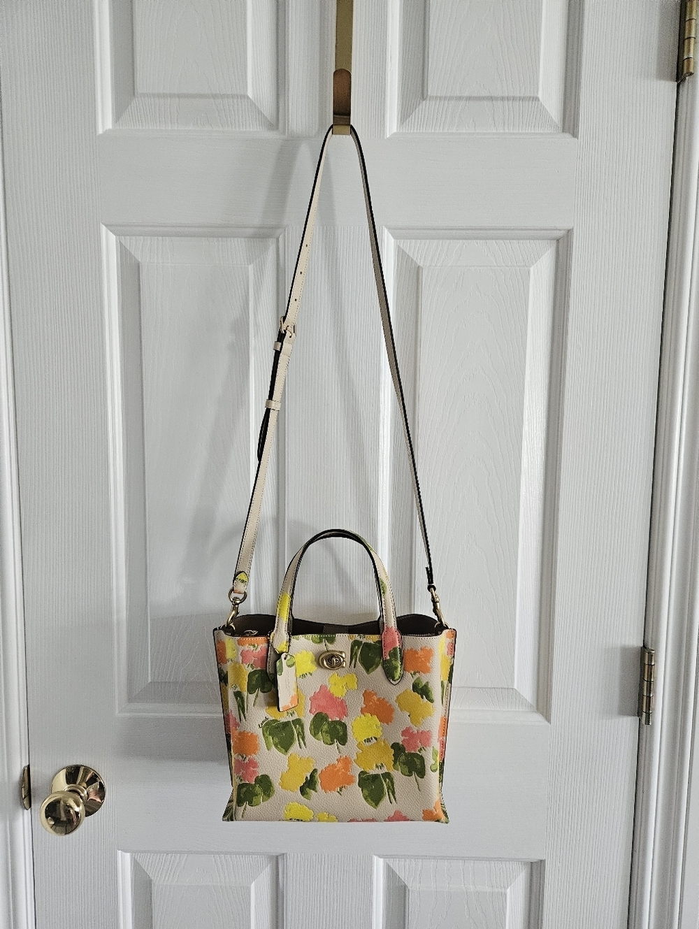 NWOT Coach Willow Tote 24 With Watercolor Floral Print